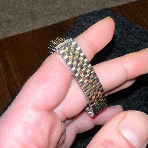 ⭐️Milan Watch Blue Round Face with Date Gold/Silver Toned Band - Picture 8 of 13